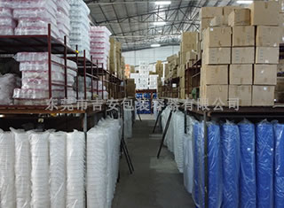 大型倉(cāng)庫(kù)一角